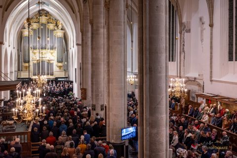 Hooglandse kerk-met-thema-Vrede-en-vrijheid-in-Amersfoort dineren scratchdagen Leiden